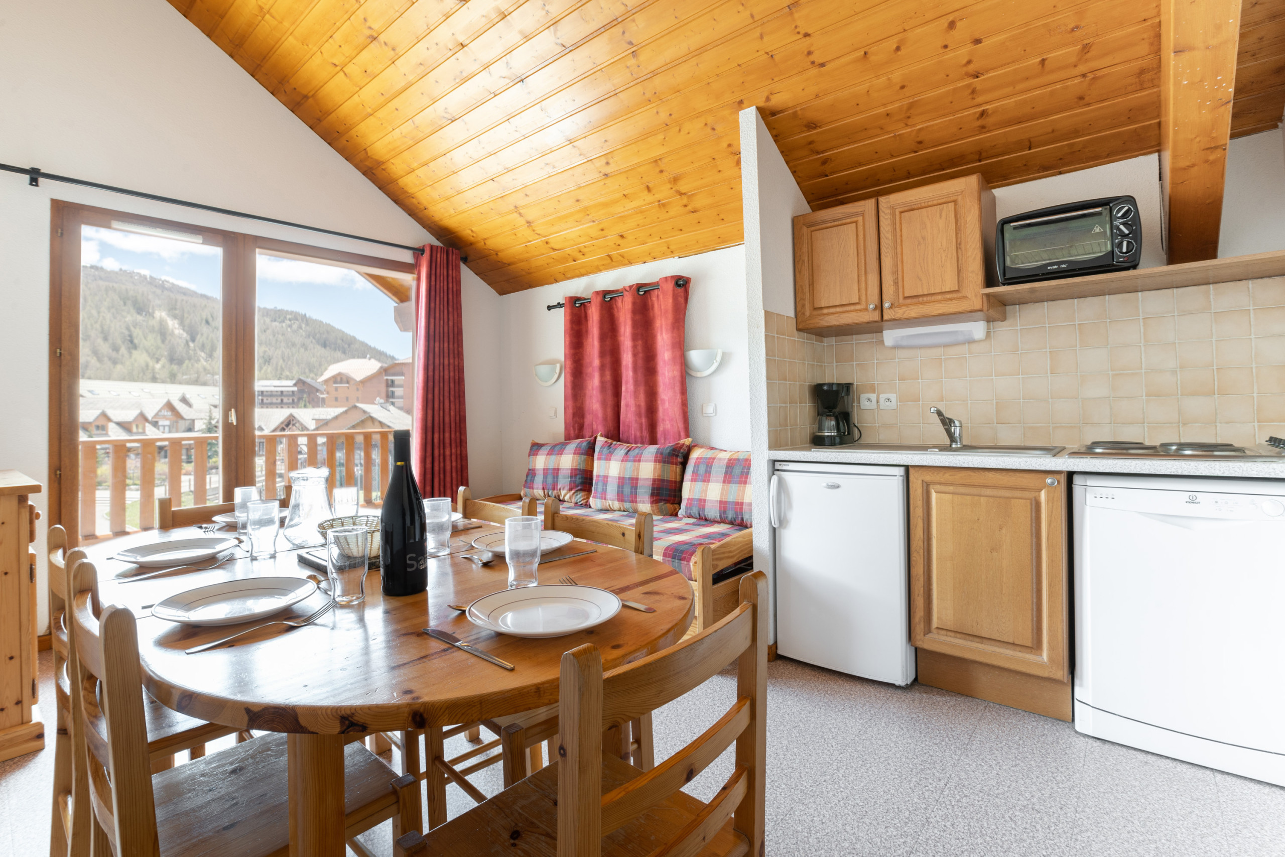  in Le Dévoluy - Apartment overlooking the slopes, for 8 people