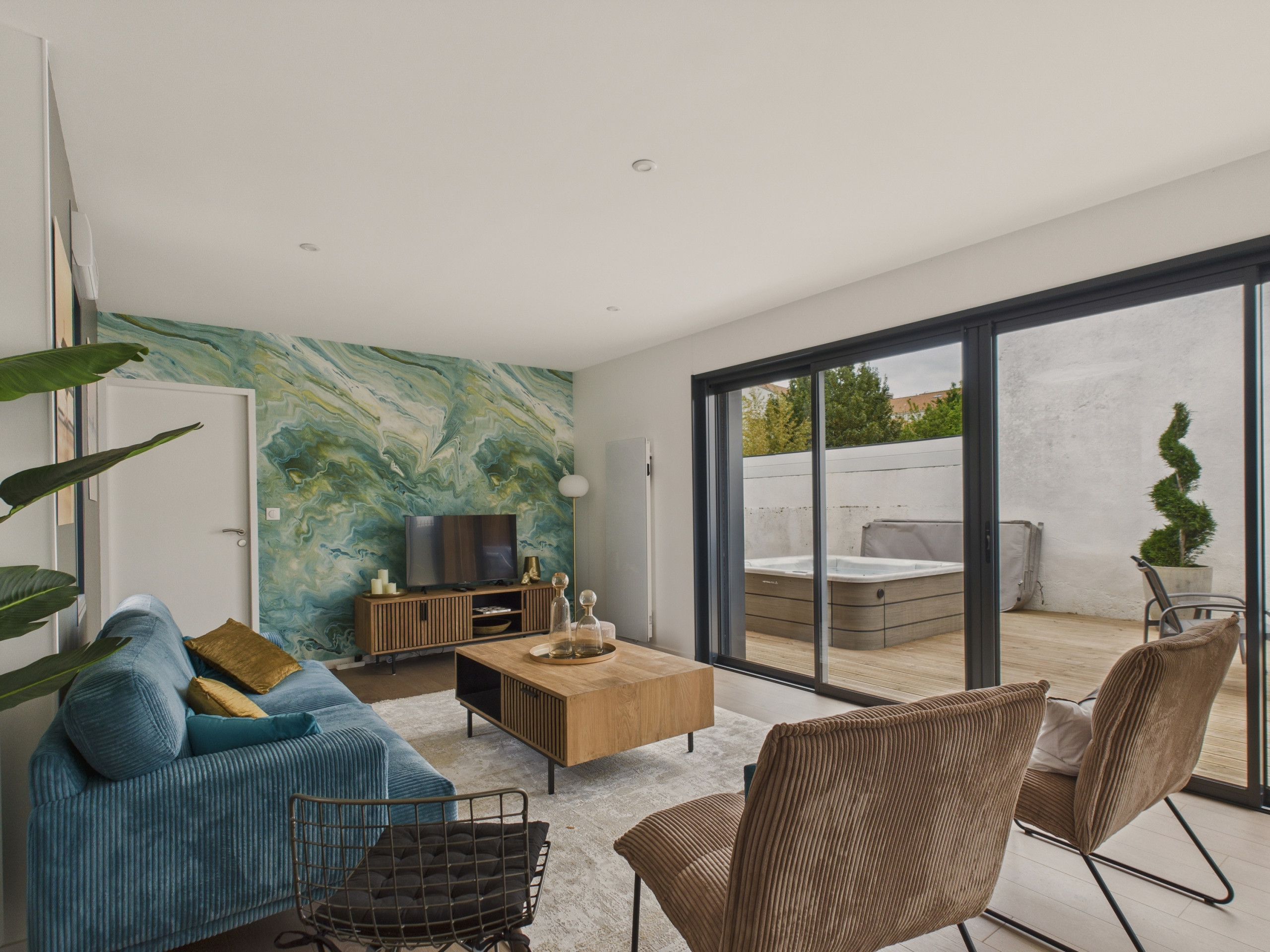  in Saint-Gilles-Croix-de-Vie - Jacuzzi, terrace, house in the center city for 4