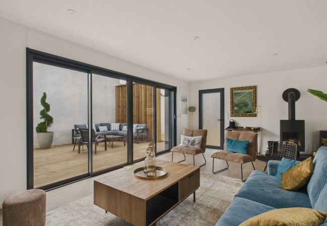 House in Saint-Gilles-Croix-de-Vie - Jacuzzi, terrace, house in the center city for 4 House in Saint-Gilles-Croix-de-Vie - Jacuzzi, terrace, house in the center city for 4