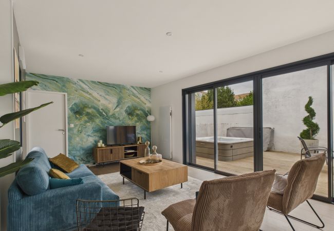 House in Saint-Gilles-Croix-de-Vie - Jacuzzi, terrace, house in the center city for 4 House in Saint-Gilles-Croix-de-Vie - Jacuzzi, terrace, house in the center city for 4