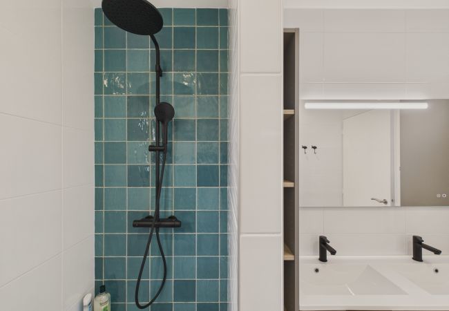 House in Saint-Gilles-Croix-de-Vie - Jacuzzi, terrace, house in the center city for 4 House in Saint-Gilles-Croix-de-Vie - Jacuzzi, terrace, house in the center city for 4