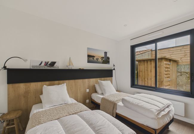 House in Saint-Gilles-Croix-de-Vie - Jacuzzi, terrace, house in the center city for 4 House in Saint-Gilles-Croix-de-Vie - Jacuzzi, terrace, house in the center city for 4