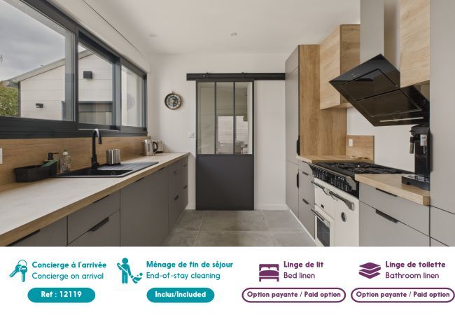 House in Saint-Gilles-Croix-de-Vie - Jacuzzi, terrace, house in the center city for 4 House in Saint-Gilles-Croix-de-Vie - Jacuzzi, terrace, house in the center city for 4