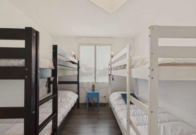 House in Saint-Vincent-sur-Jard - Heated pool - 750m from Beach - 4 Adults, 4 kids House in Saint-Vincent-sur-Jard - Heated pool - 750m from Beach - 4 Adults, 4 kids