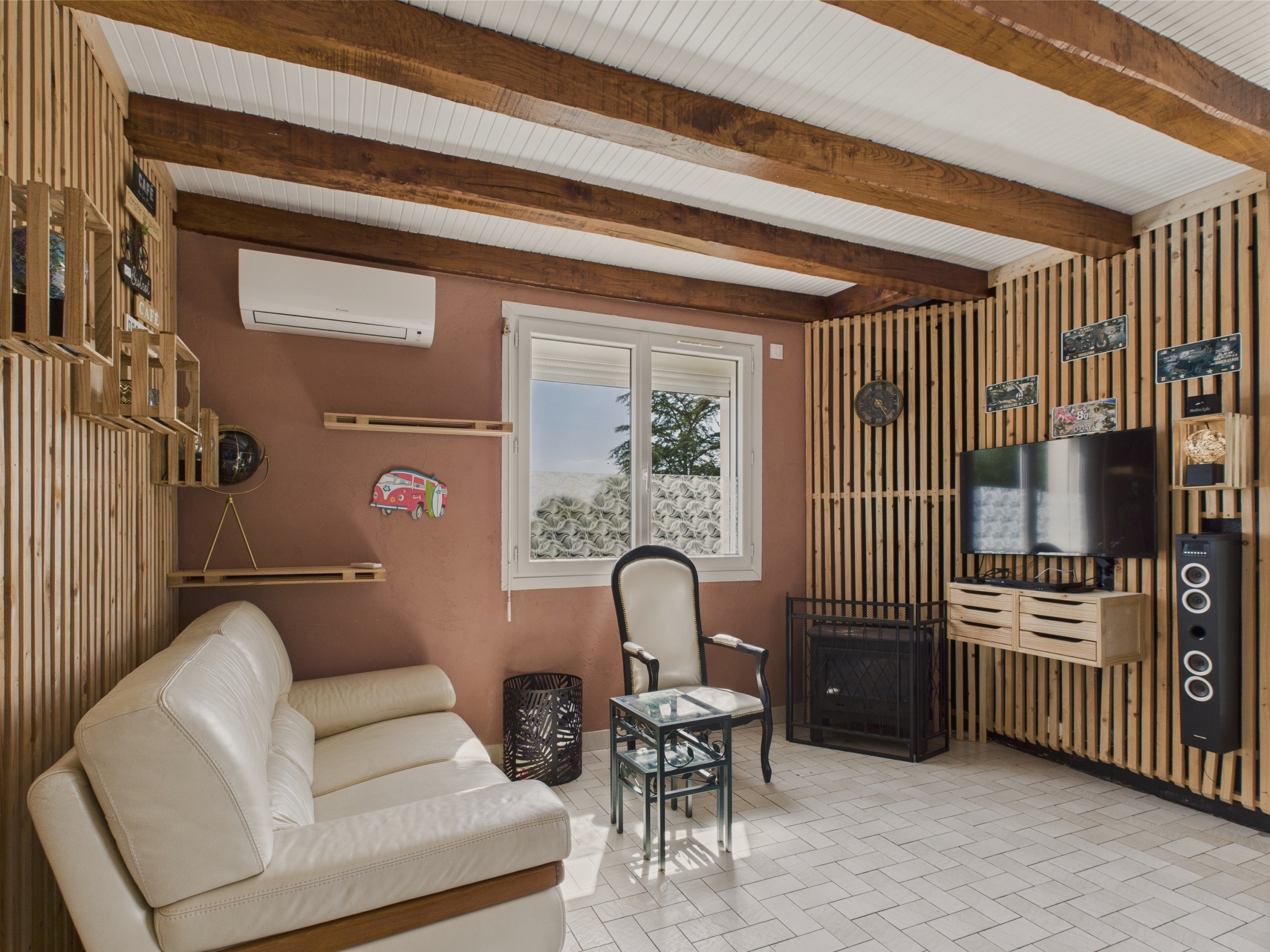  in Le Bernard - House for 2 adults and 2 children with garden