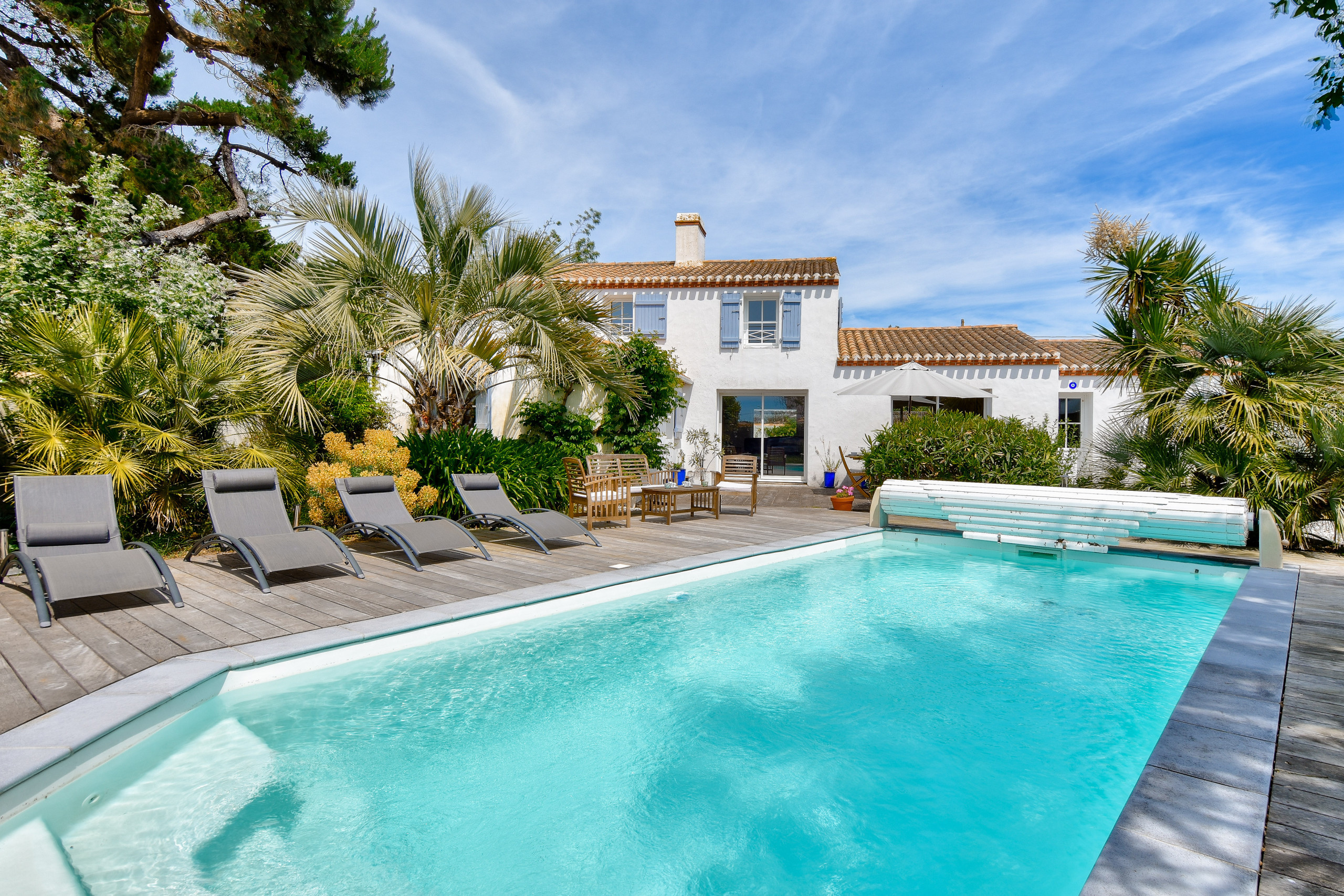  in Noirmoutier-en-l´Ile - Heated pool, 800 m from the beach, villa for 8