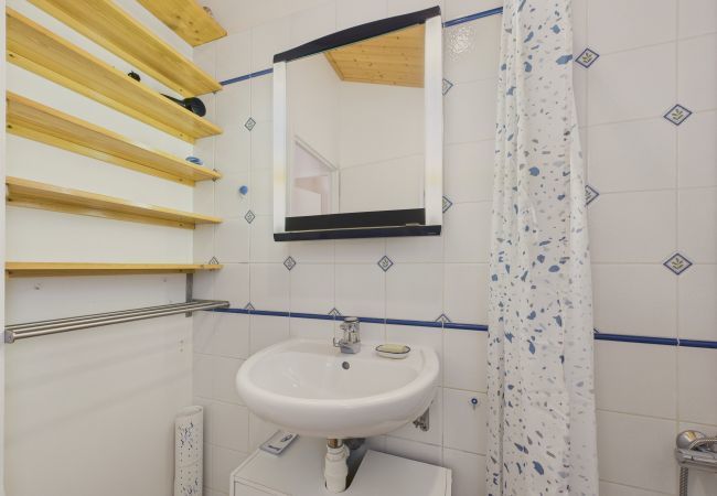 House in Longeville-sur-Mer - House in Les Conches, garden, sleeps 4 House in Longeville-sur-Mer - House in Les Conches, garden, sleeps 4