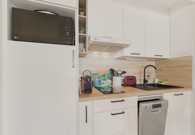 Studio in Les Sables-d´Olonne - Sea view,  studio for 4 just 40m from the beach Studio in Les Sables-d´Olonne - Sea view,  studio for 4 just 40m from the beach