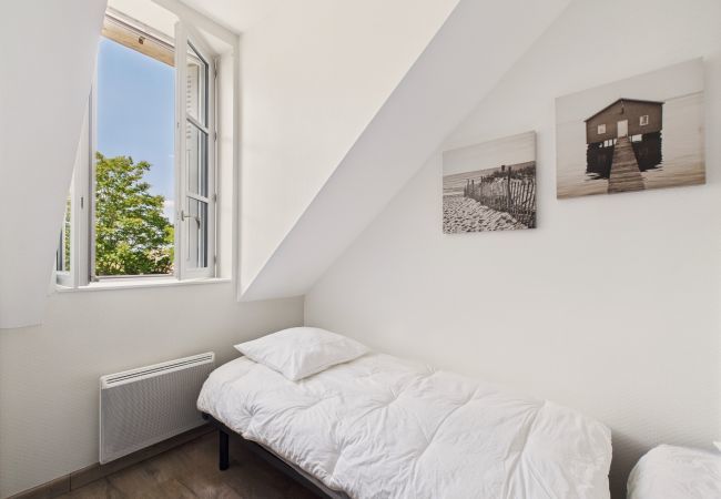 Apartment in Saint-Gilles-Croix-de-Vie - Apartment for 4 with ocean view Apartment in Saint-Gilles-Croix-de-Vie - Apartment for 4 with ocean view