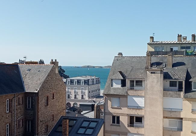 Apartment in Dinard - Sea view, 150 m from the beach, hyper center Apartment in Dinard - Sea view, 150 m from the beach, hyper center