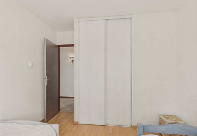 House in Longeville-sur-Mer - Colorful family home with garden for 6 House in Longeville-sur-Mer - Colorful family home with garden for 6