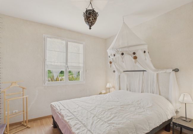 House in Longeville-sur-Mer - Colorful family home with garden for 6 House in Longeville-sur-Mer - Colorful family home with garden for 6