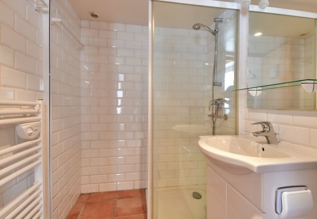 Studio in L'Epine - 300m from the beach - house with garden for 3 Studio in L'Epine - 300m from the beach - house with garden for 3