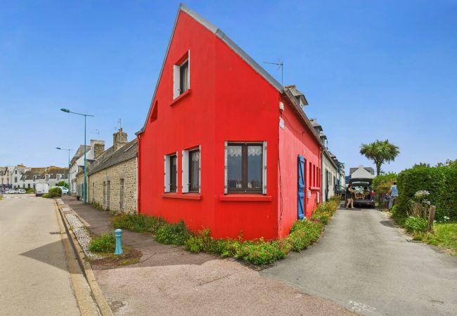 House in Treffiagat - Harbor view – 350m from the beach – house for 6 House in Treffiagat - Harbor view – 350m from the beach – house for 6