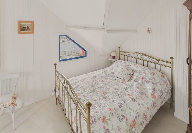 House in Treffiagat - Harbor view – 350m from the beach – house for 6 House in Treffiagat - Harbor view – 350m from the beach – house for 6