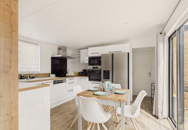 Chalet in Saint-Gilles-Croix-de-Vie - Shared heated swimming pool, 2 adults 2 children Chalet in Saint-Gilles-Croix-de-Vie - Shared heated swimming pool, 2 adults 2 children