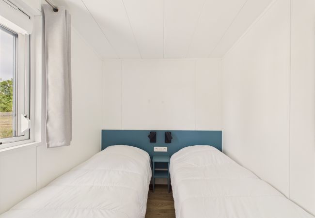 Chalet in Saint-Gilles-Croix-de-Vie - Shared heated swimming pool, 2 adults 2 children Chalet in Saint-Gilles-Croix-de-Vie - Shared heated swimming pool, 2 adults 2 children