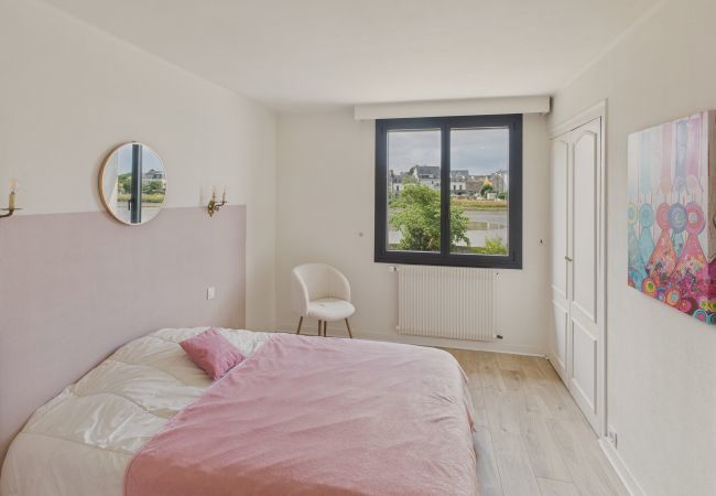 House in Pont-l´Abbé - River View – Spacious House and Garden for 10 House in Pont-l´Abbé - River View – Spacious House and Garden for 10