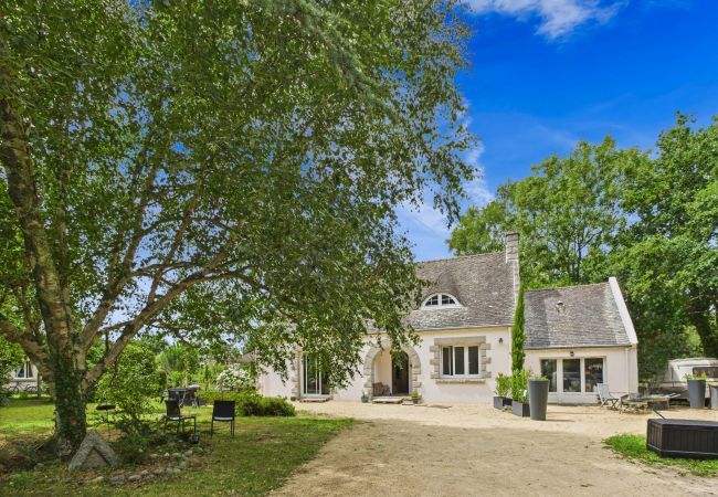 House in Fouesnant - Lovely house for 6 – Large garden and barbecue House in Fouesnant - Lovely house for 6 – Large garden and barbecue
