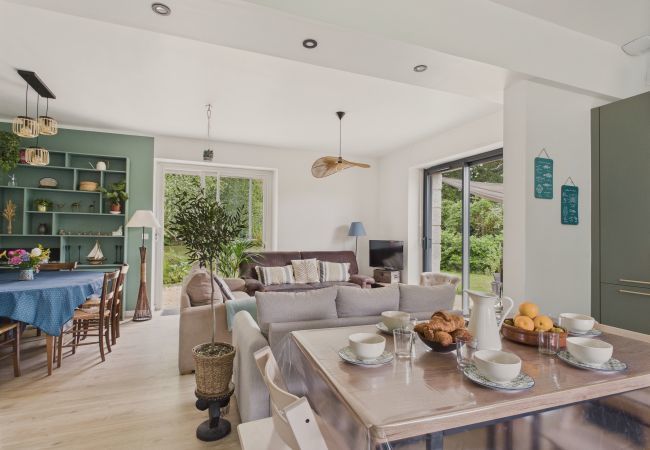 House in Fouesnant - Lovely house for 6 – Large garden and barbecue House in Fouesnant - Lovely house for 6 – Large garden and barbecue