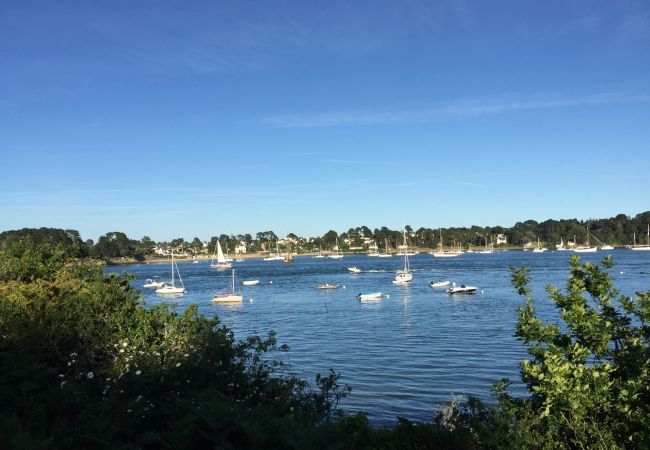 House in Baden - Charming thatched cottage for 6 with garden House in Baden - Charming thatched cottage for 6 with garden