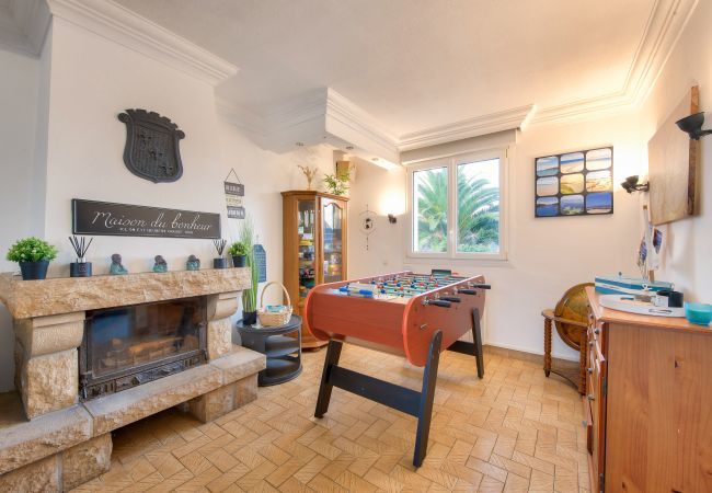 House in Plouguerneau - House for 6 with Large Garden – City Center