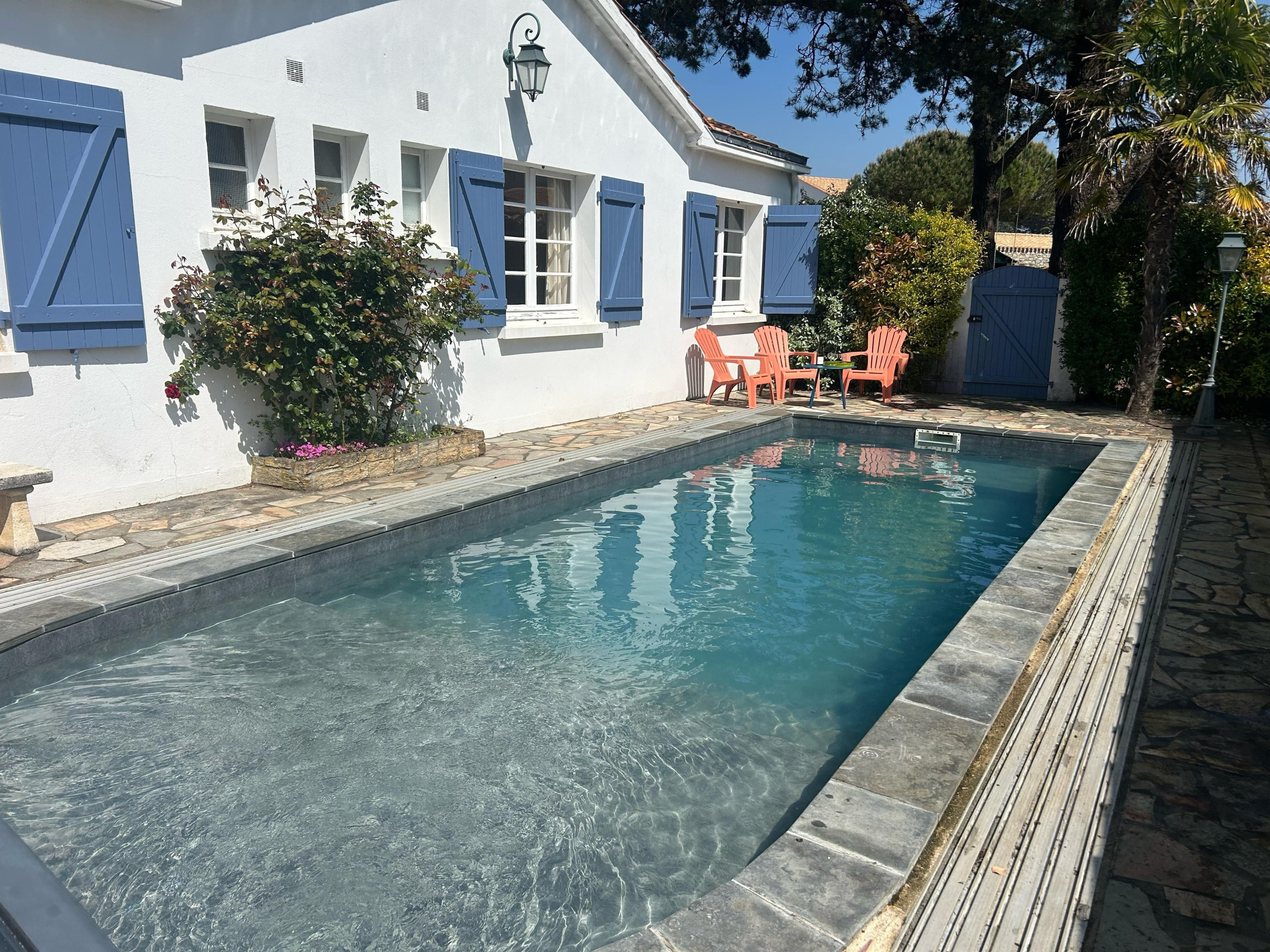  in La Guérinière - House for 10 with pool, 600m from the beach