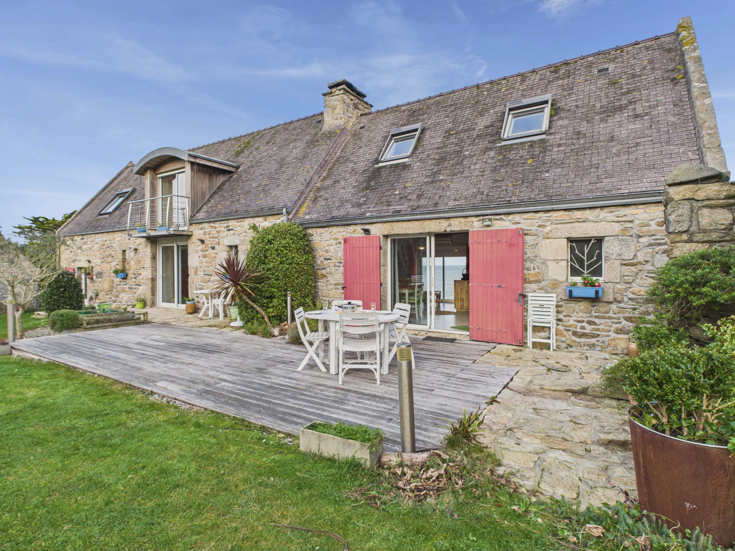  in Plouguerneau - Ocean View – Charming House for 4 – Garden