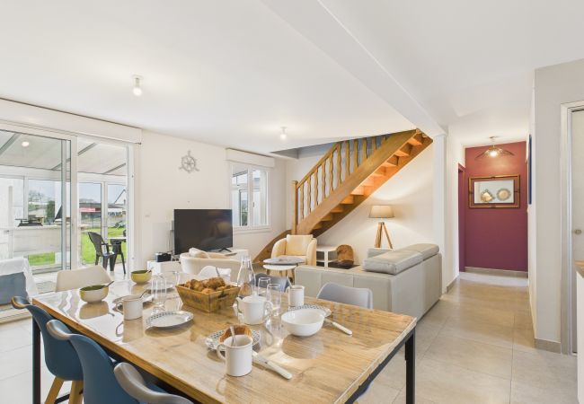 House in Lamballe - House with garden for 8 in Planguenoual