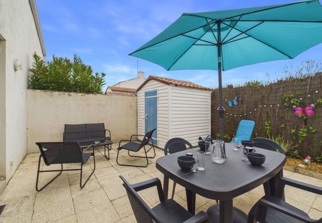 House in Saint-Gilles-Croix-de-Vie - House for 4, terrace, close to train station