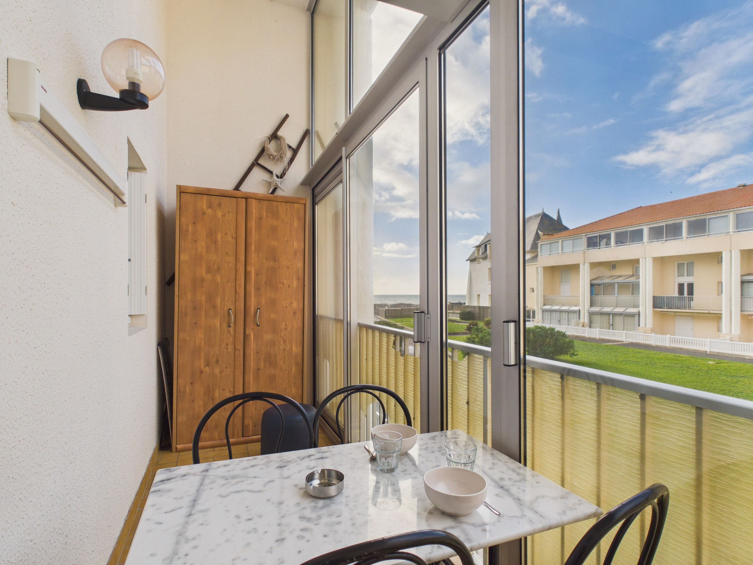  in Saint-Hilaire-de-Riez - Apartment with Loggia and Sea View for 4
