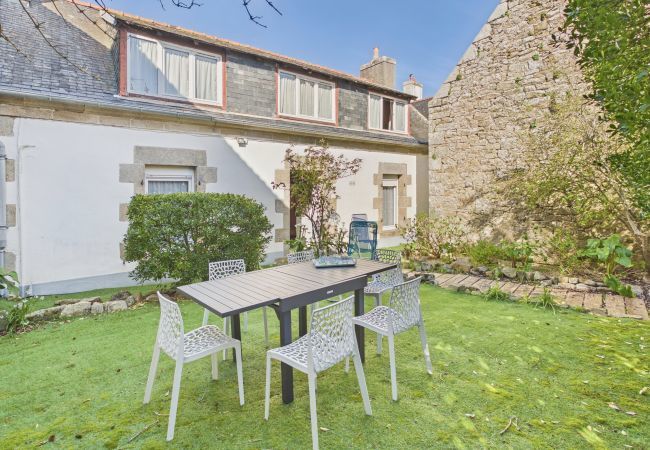 House in Ile Tudy - House for 6 close to the port, shops and beaches