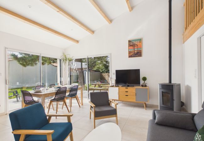 House in Notre-Dame-de-Monts - House for 7 with garden, beach nearby