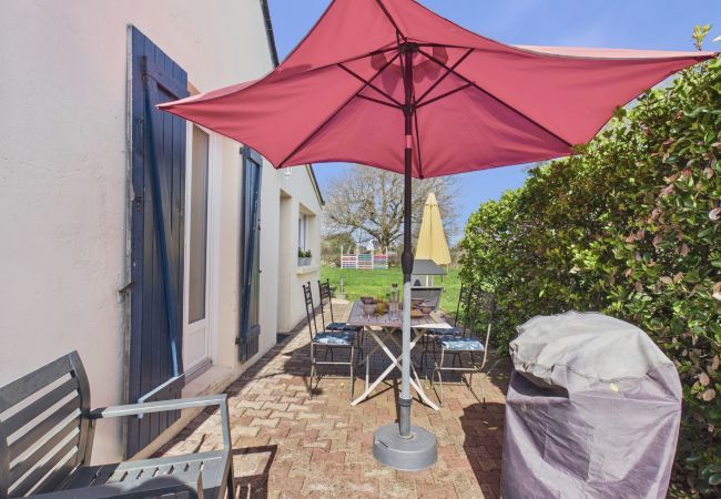 House in Sarzeau - House for 4 with garden and terrace in a quiet area