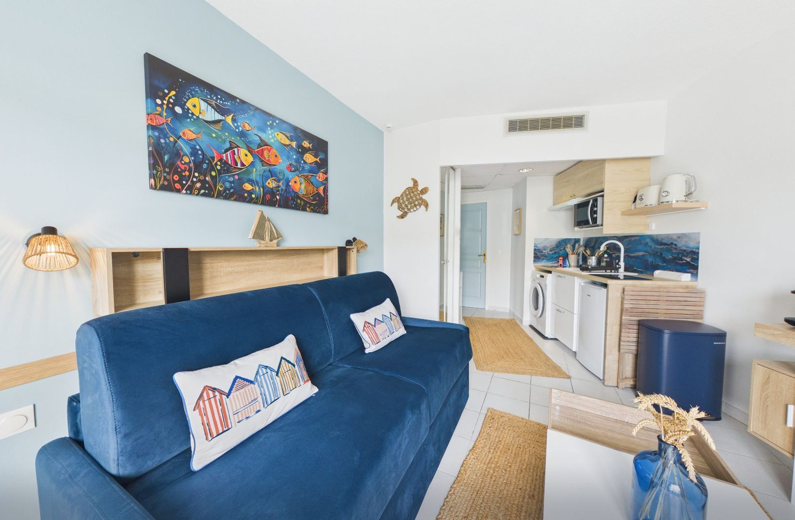  in Ars-en-Ré - Sea 200m away, shared pool, accommodation for 2