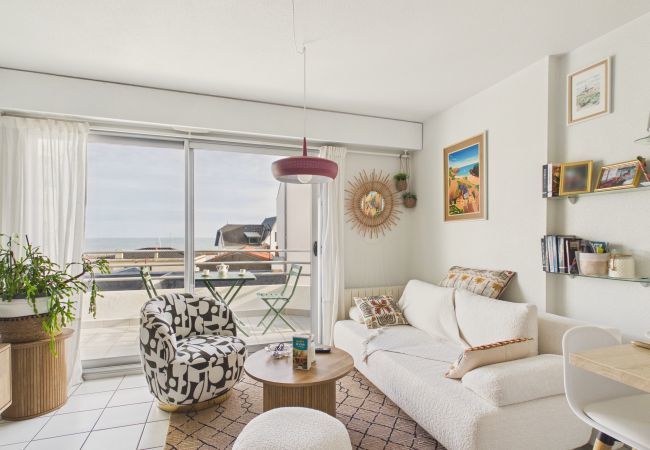 Apartment in Saint-Gilles-Croix-de-Vie - Superb apartment for 2 with sea view