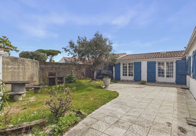 House in L'Epine - House for 6, close to the beach and marshes