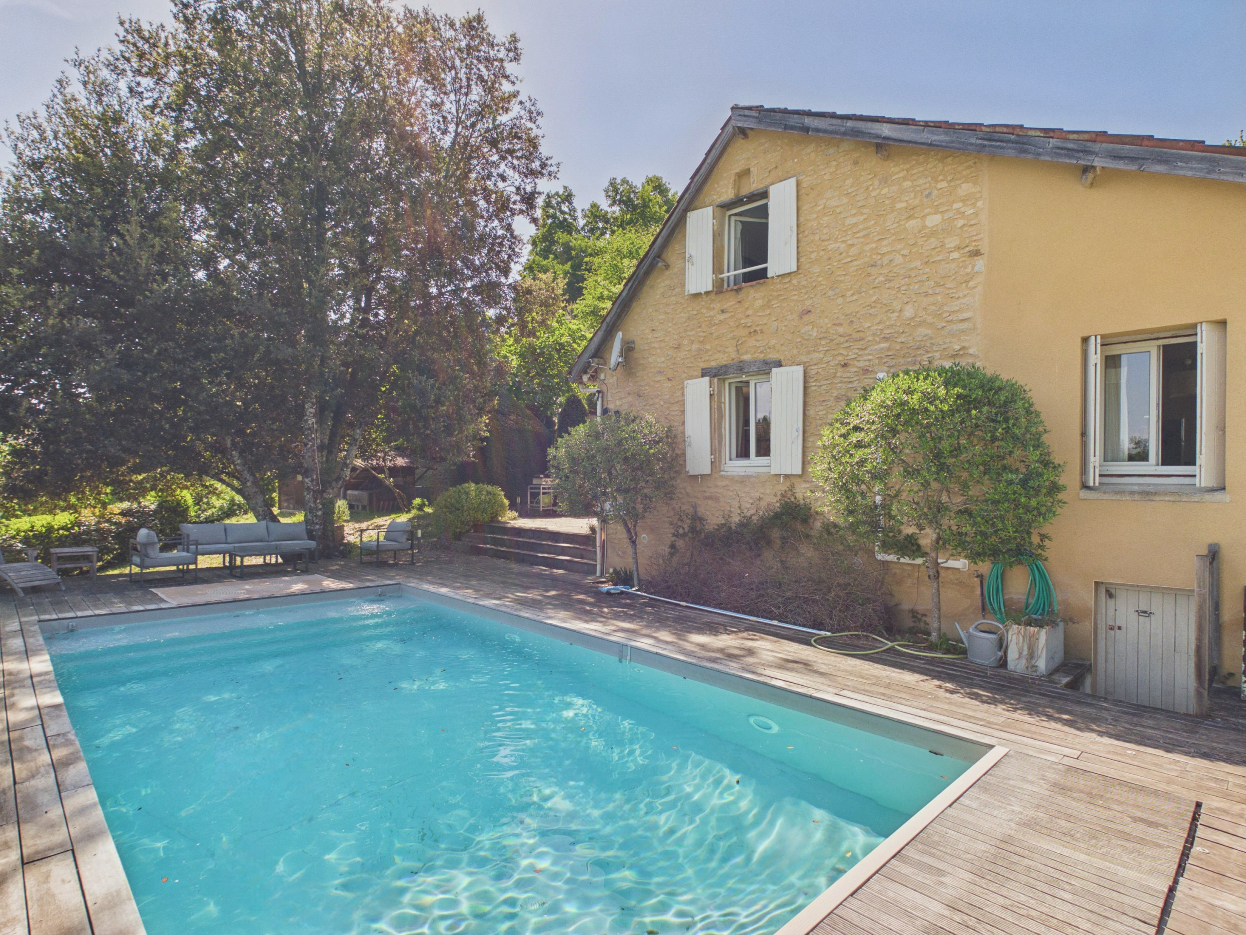  in Proissans - Charming family home with pool for 7