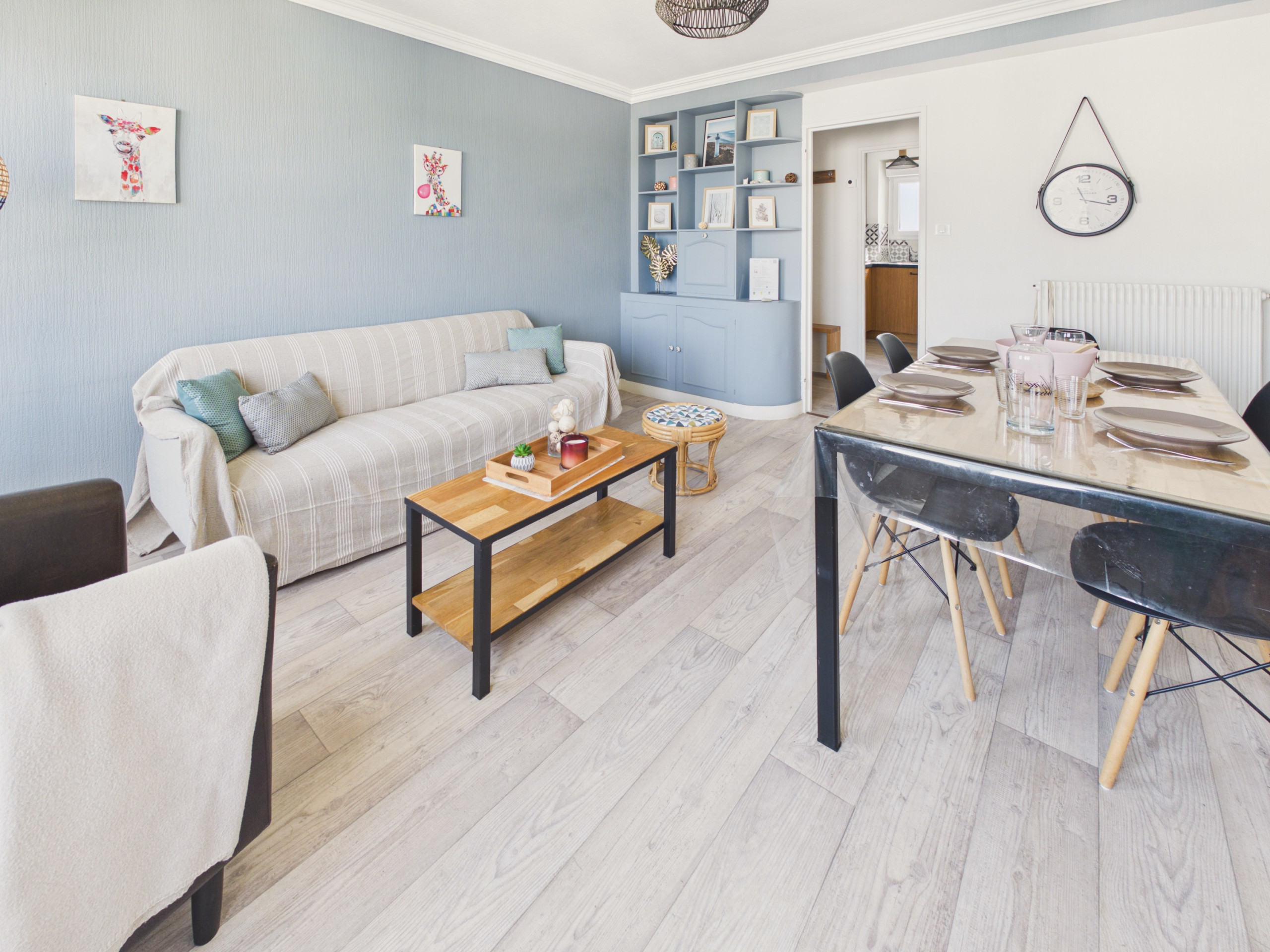  in Concarneau - Walk Everywhere – 4 Adults & 1 Child