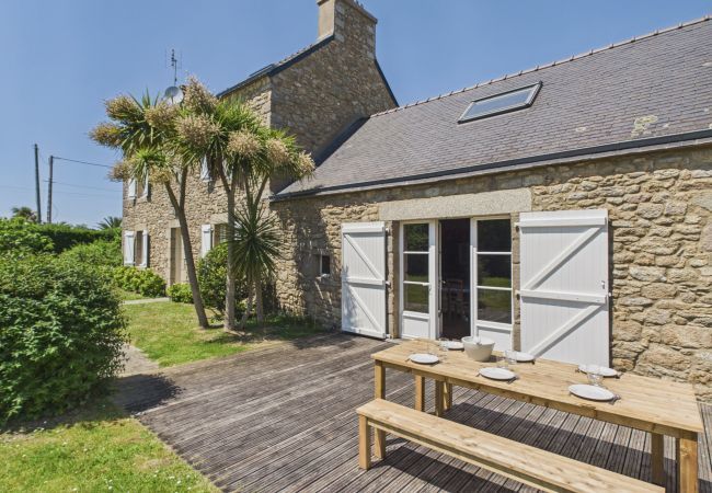 House in Landéda - Charming house for 11, close to the beach