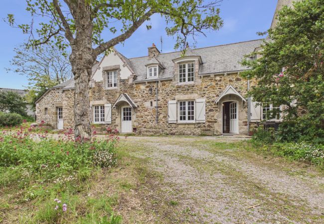 House in Pléneuf-Val-André - Beach 500m away, charming house for 8