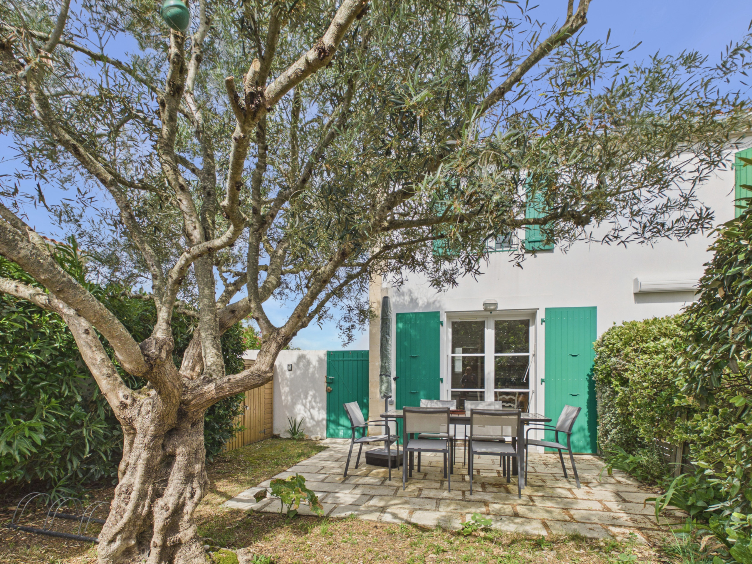 in Ars-en-Ré - House for 4, pool, garden & griddle