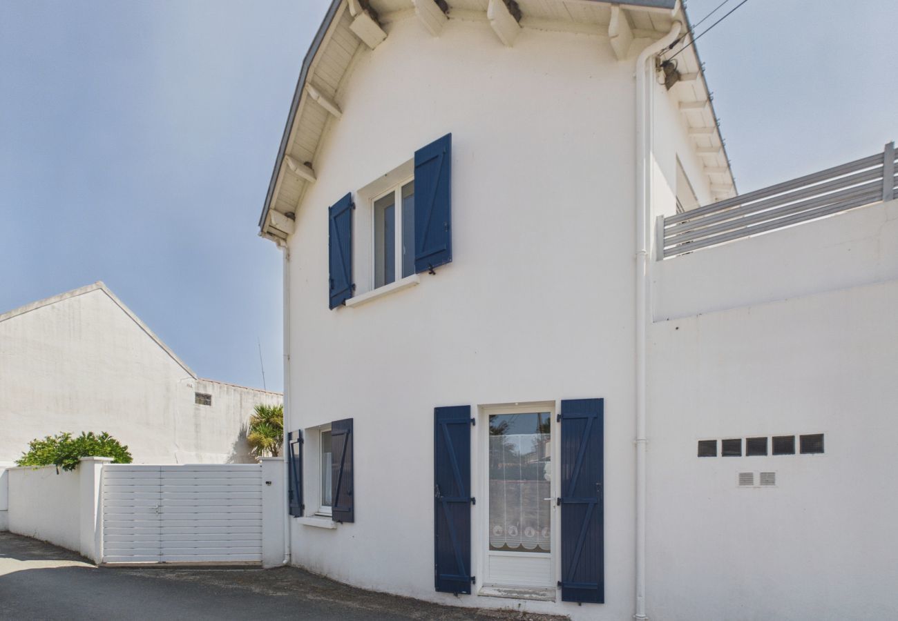 House in Bretignolles-sur-Mer - House for 6 - garden and terrace - 300m beach