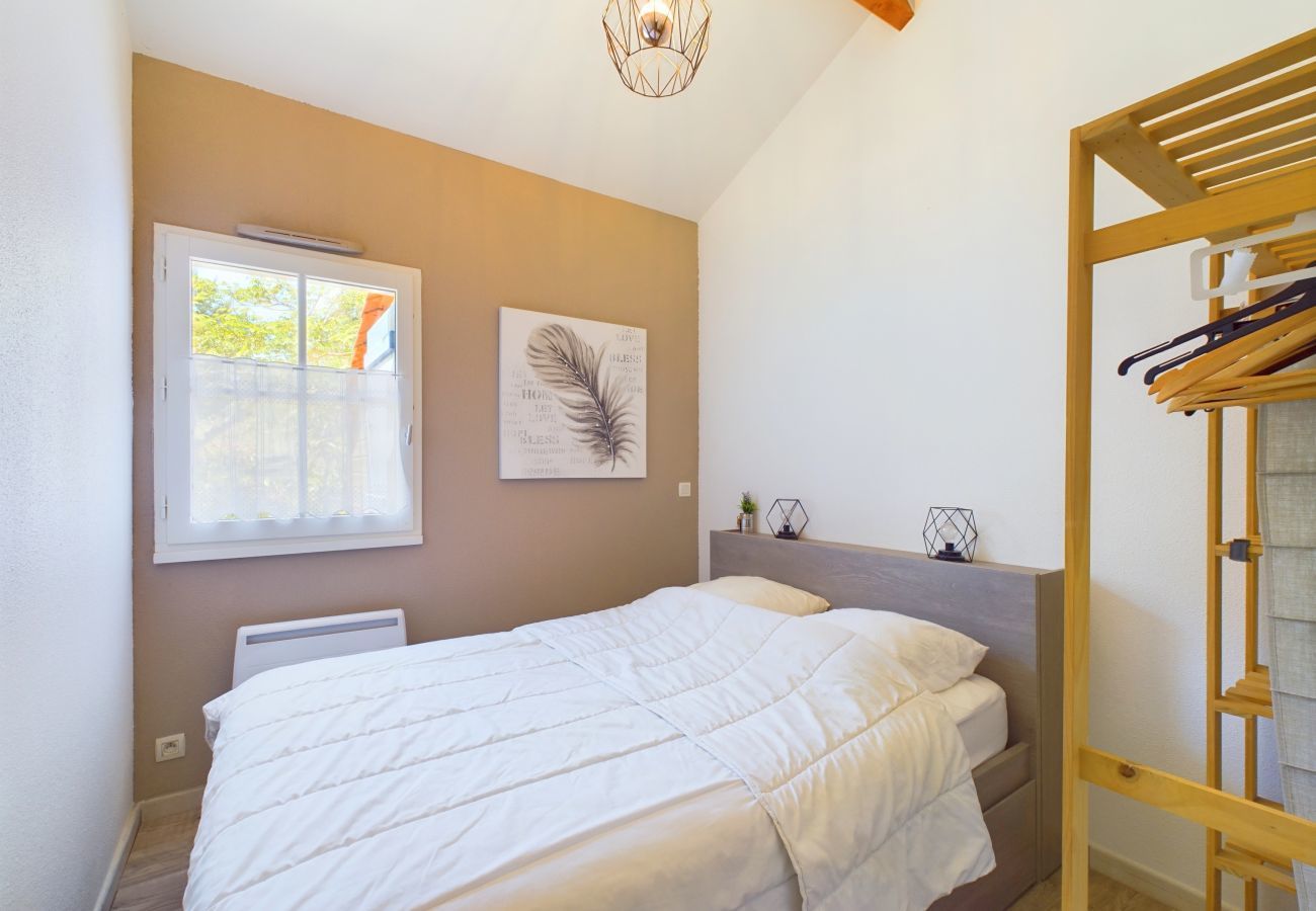 House in Saint-Hilaire-de-Riez - House for 5, close to the beach, shared pool
