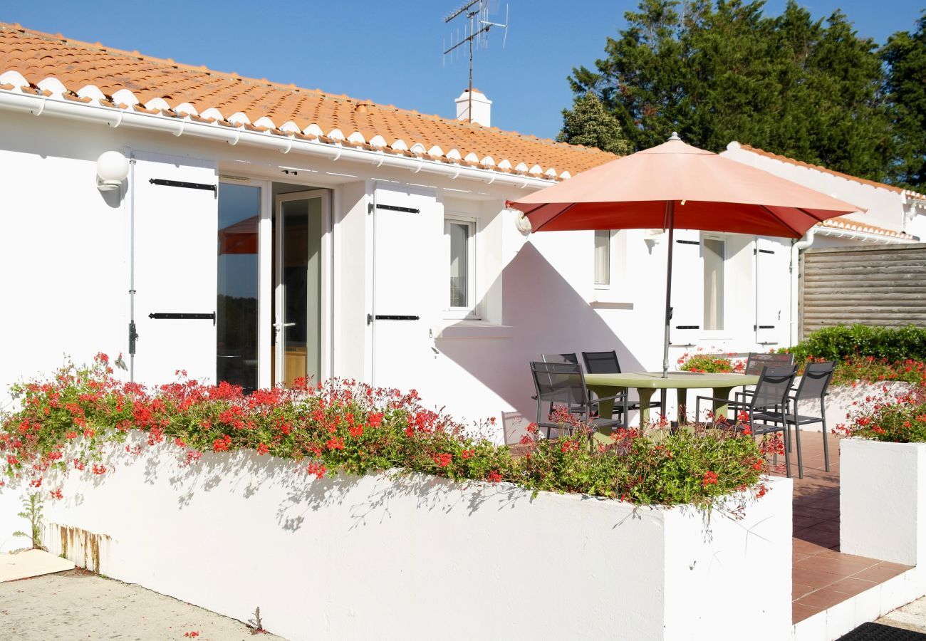 Terraced House in Commequiers - Country house for 6 with swimming pool 