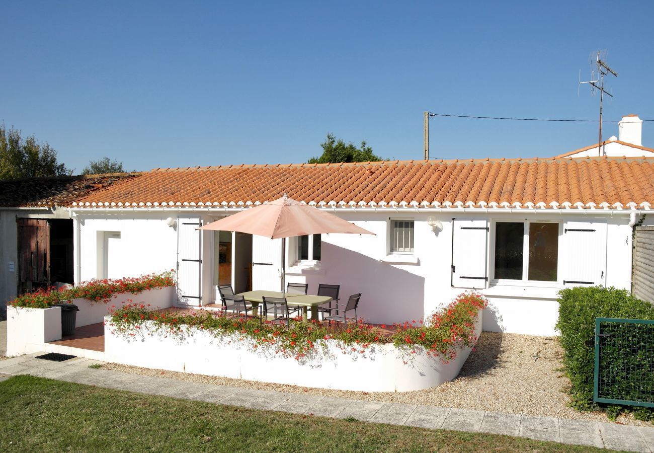 Terraced House in Commequiers - Country house for 6 with swimming pool 