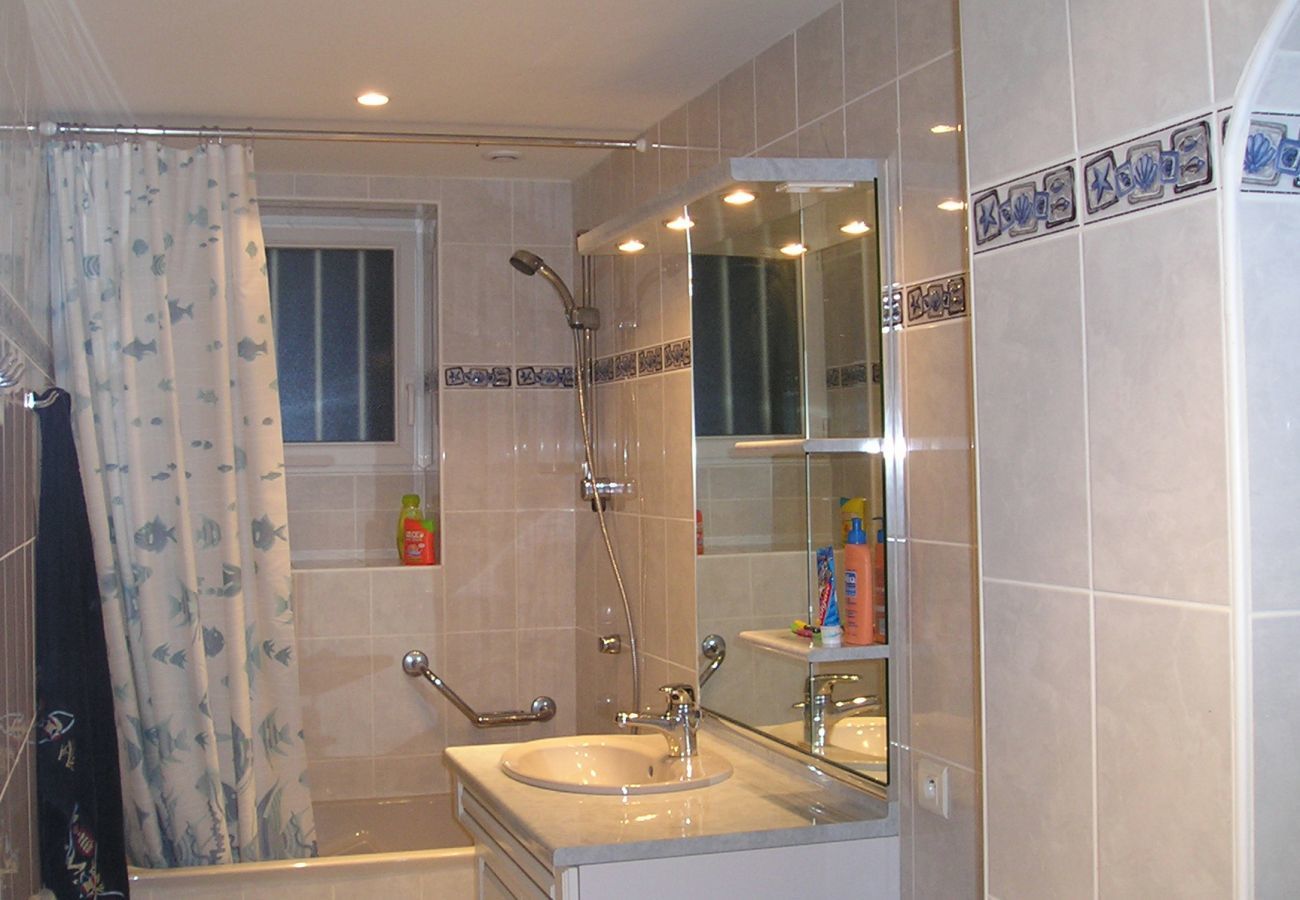 Terraced House in Commequiers - Country house for 6 with swimming pool 