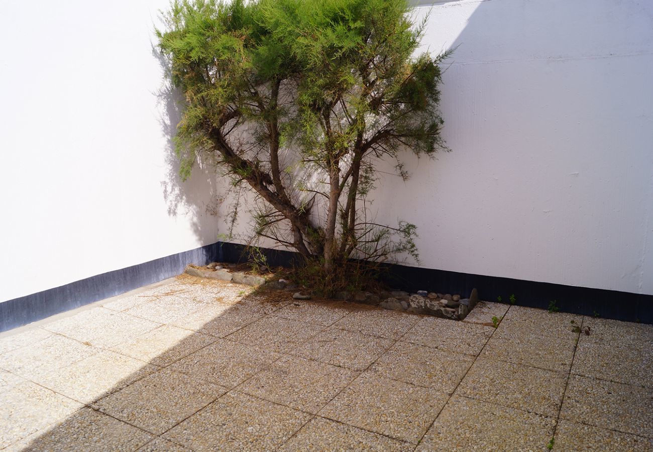 House in Bretignolles-sur-Mer - Coastal Cottage for 4 - Heated Pool