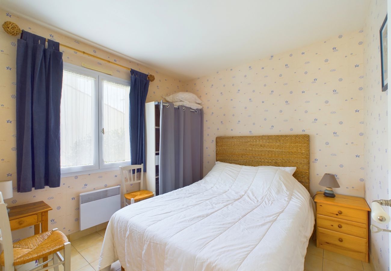 House in Le Fenouiller - House with garden - Between beach and river