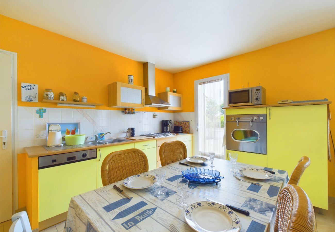 House in Le Fenouiller - House with garden - Between beach and river